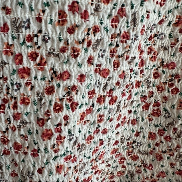 Japna Smocked Crop Top. Size: Medium. White with Red Flowers. - Picture 4 of 5